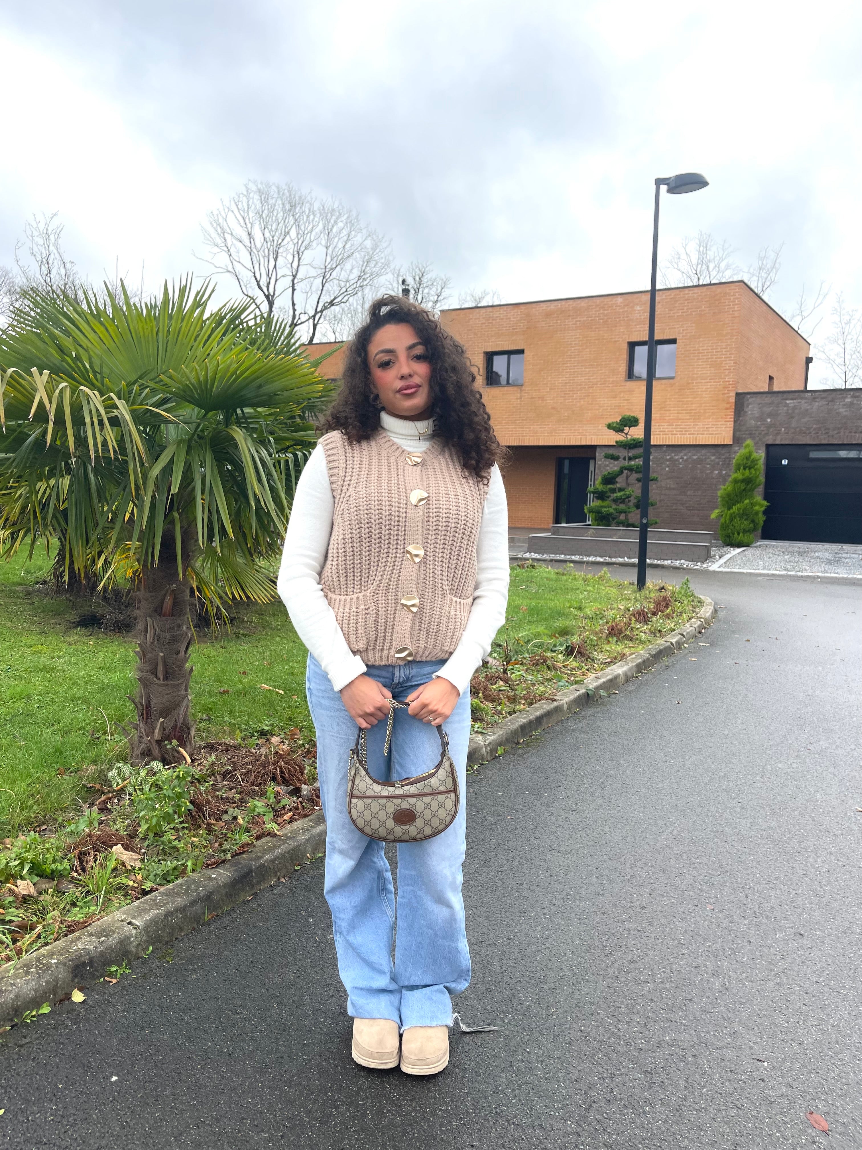 Gilet sans manches en maille boutonné Beige - MILA